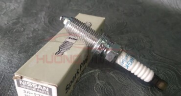Bugi Nissan 22401ED815